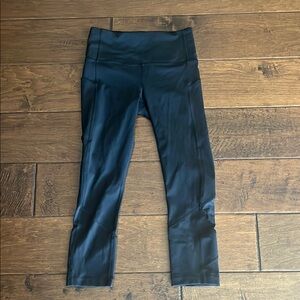 Lululemon cropped leggings.